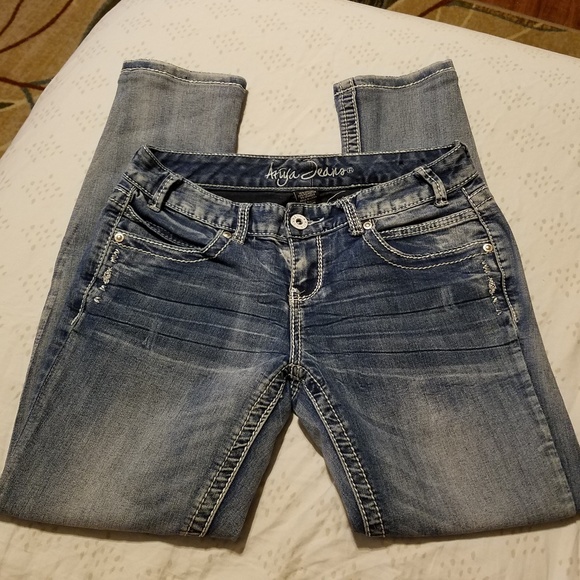 Jeans - Picture 1 of 3